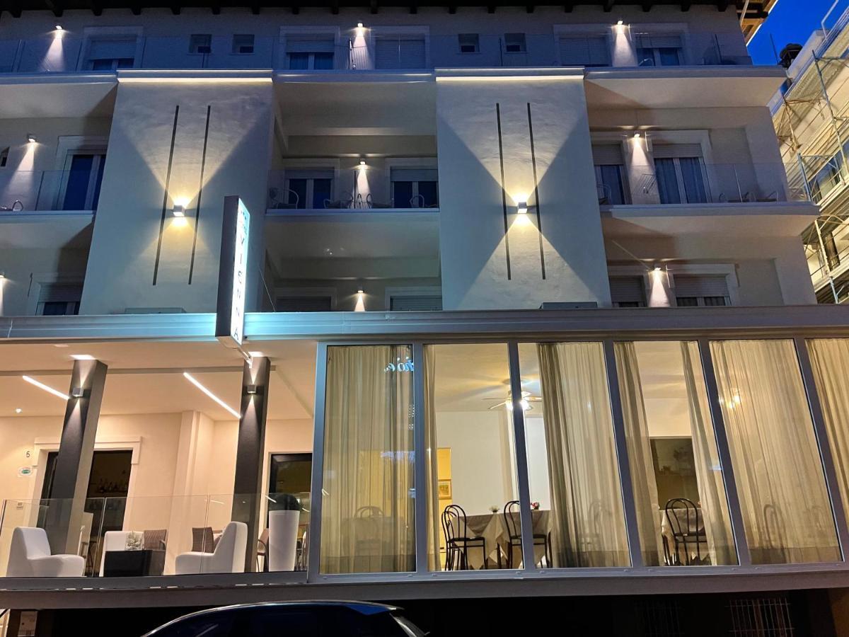 Hotel Vienna Rivazzurra Rimini Dış mekan fotoğraf