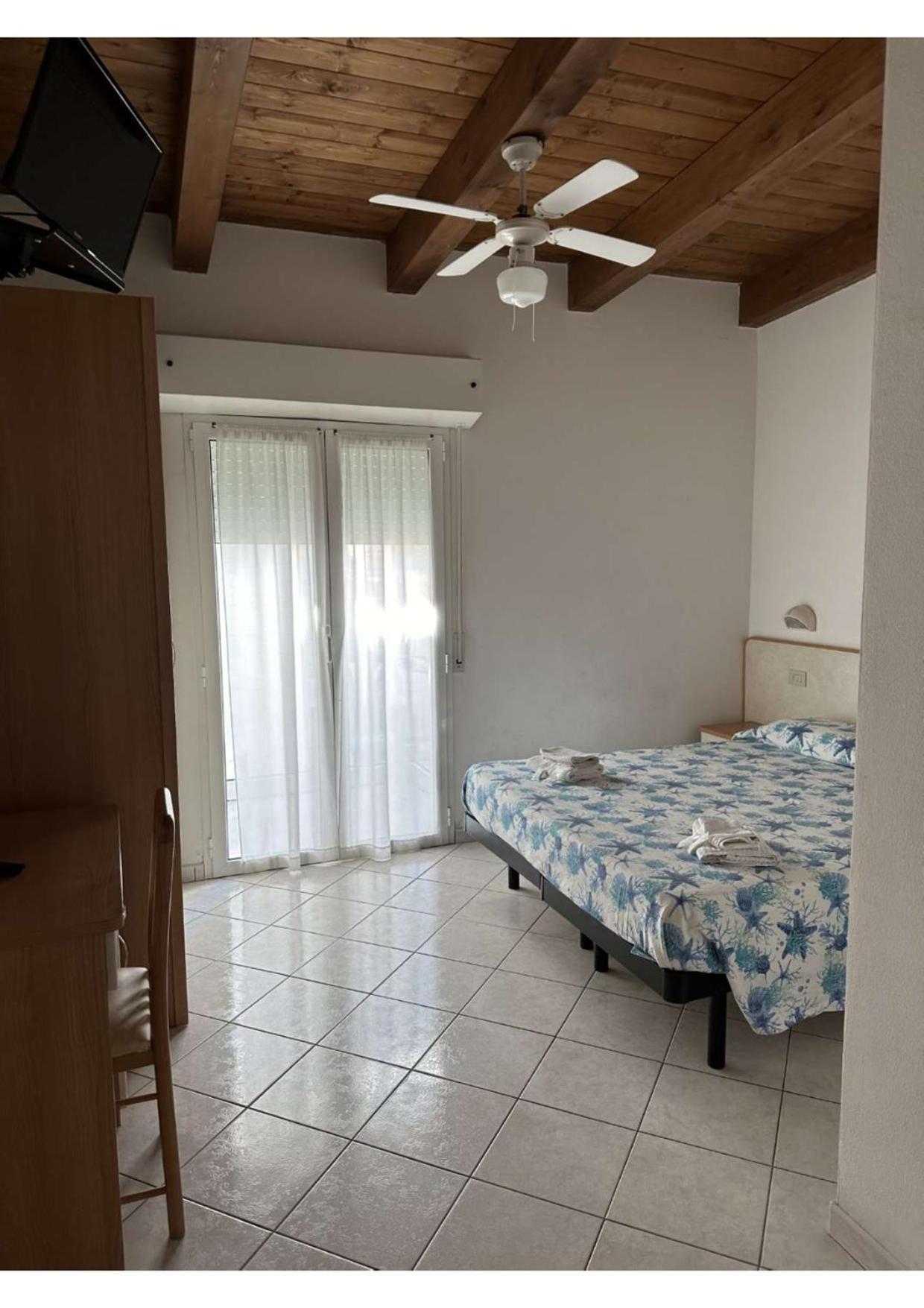 Hotel Vienna Rivazzurra Rimini Dış mekan fotoğraf