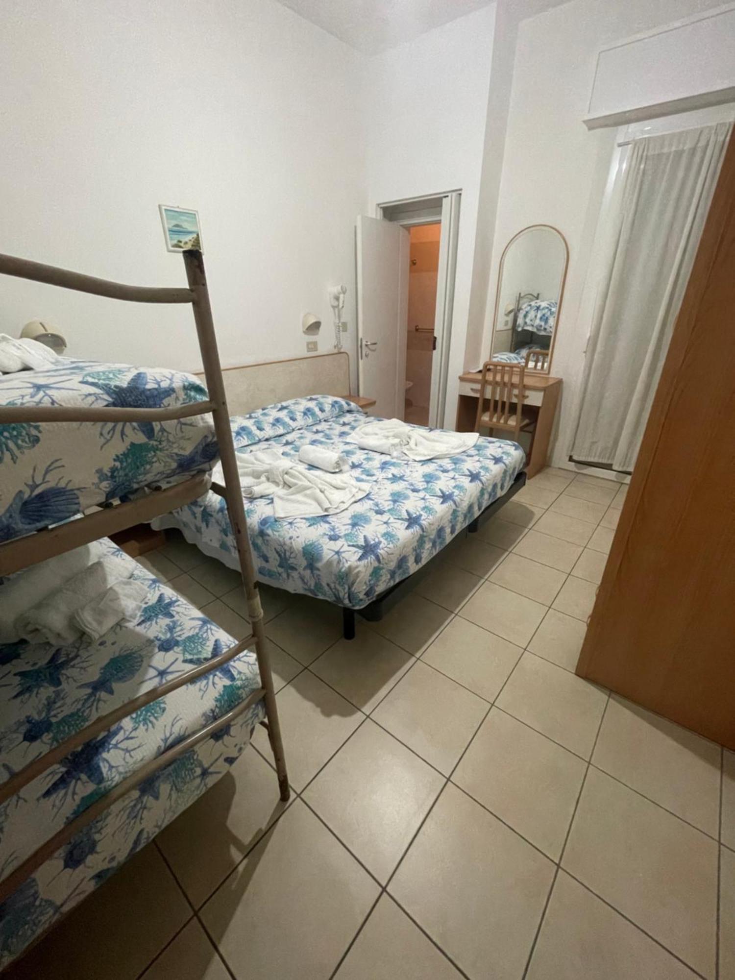 Hotel Vienna Rivazzurra Rimini Dış mekan fotoğraf