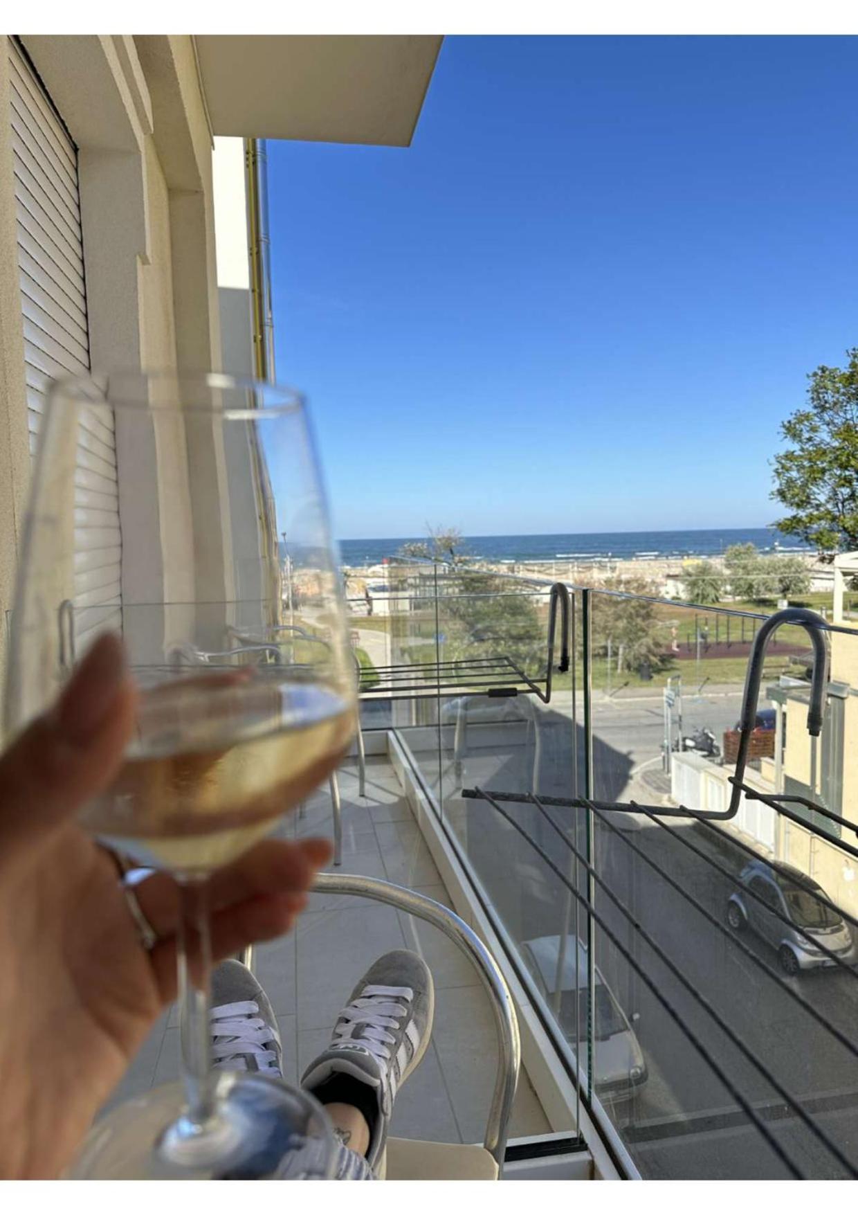 Hotel Vienna Rivazzurra Rimini Dış mekan fotoğraf