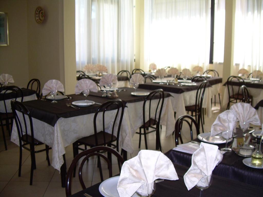 Hotel Vienna Rivazzurra Rimini Dış mekan fotoğraf